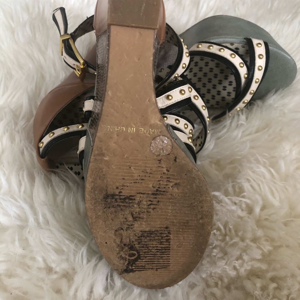 Shoes - Picture 6 of 7